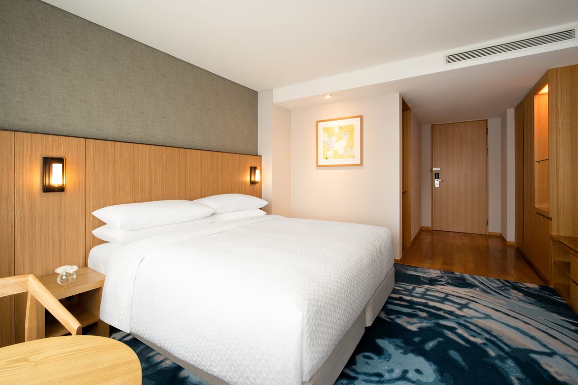 Guest room facing the entry door